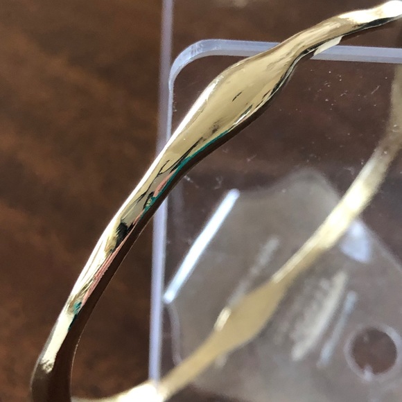 NWT Icon Collection hammered gold tone gloss bangle bracelet - Picture 4 of 11